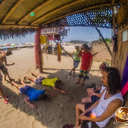 Iguana Beach House Hostel Montañita Εξωτερικό φωτογραφία