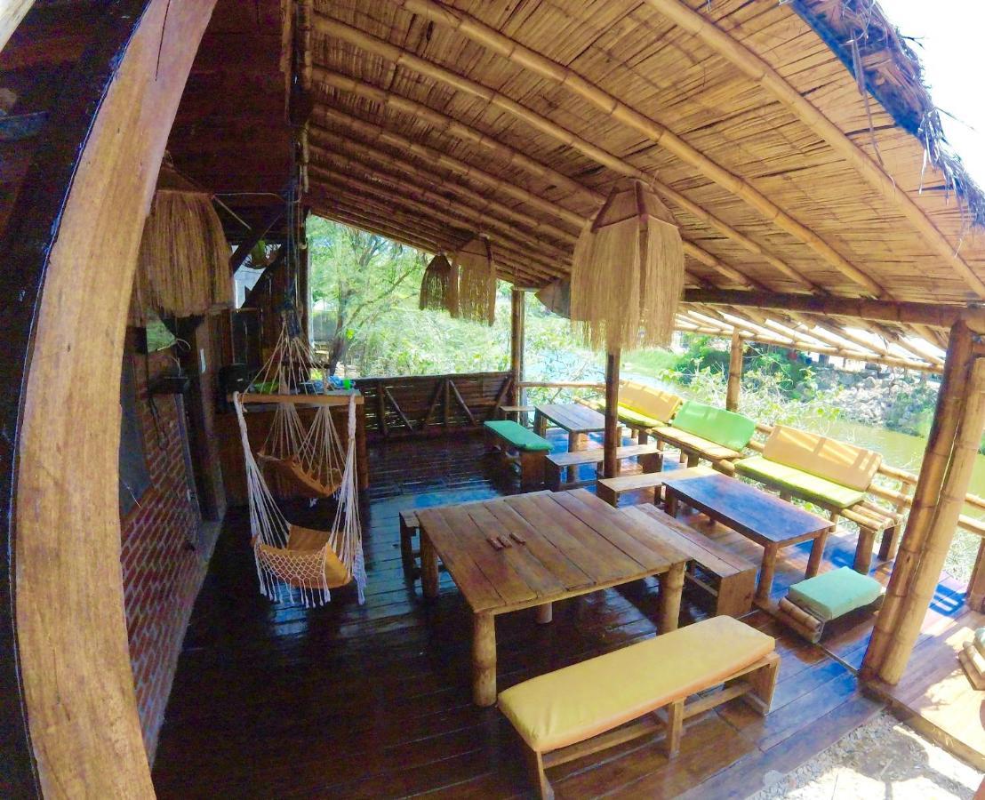 Iguana Beach House Hostel Montañita Εξωτερικό φωτογραφία