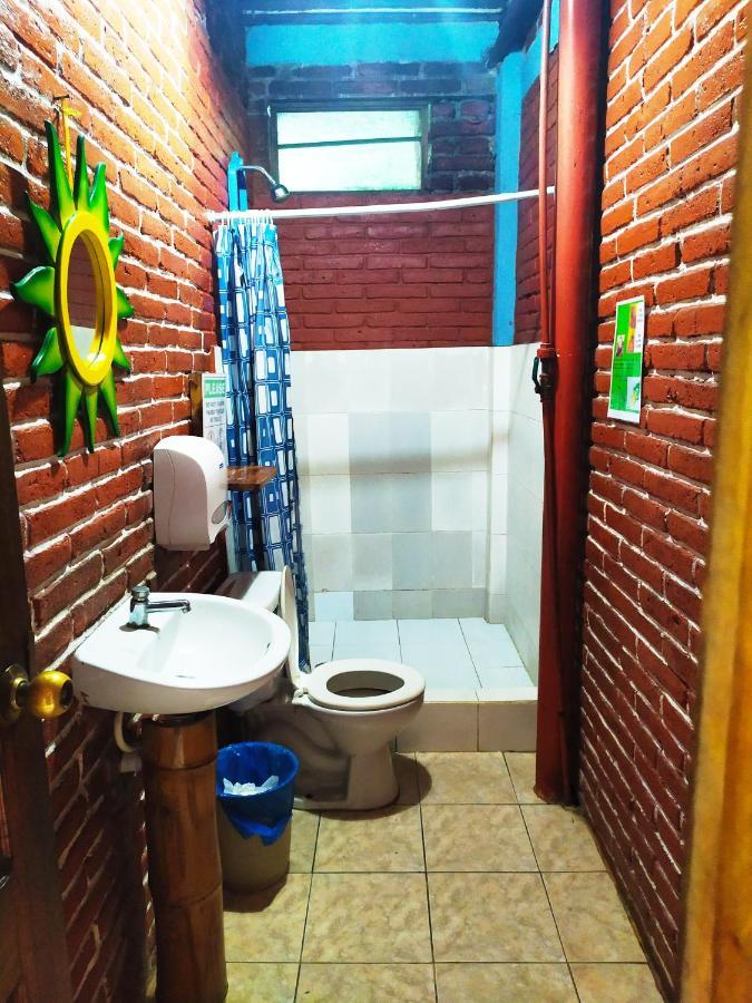 Iguana Beach House Hostel Montañita Εξωτερικό φωτογραφία