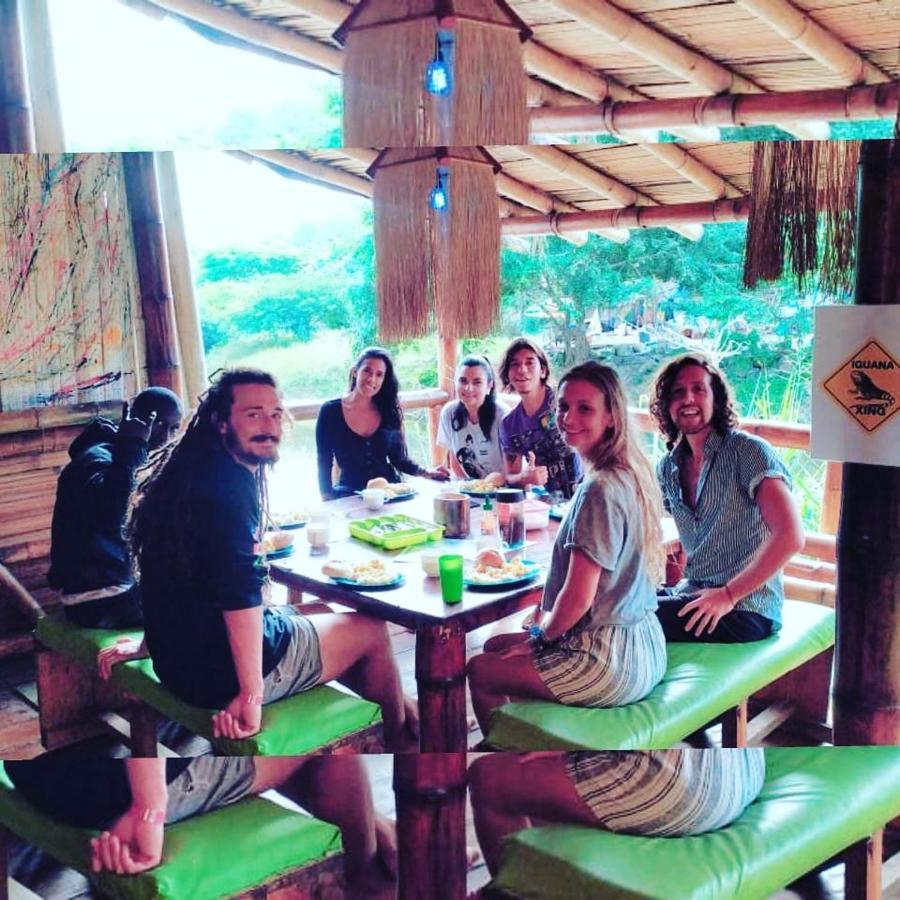Iguana Beach House Hostel Montañita Εξωτερικό φωτογραφία