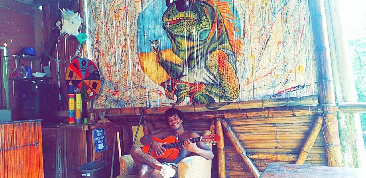 Iguana Beach House Hostel Montañita Εξωτερικό φωτογραφία