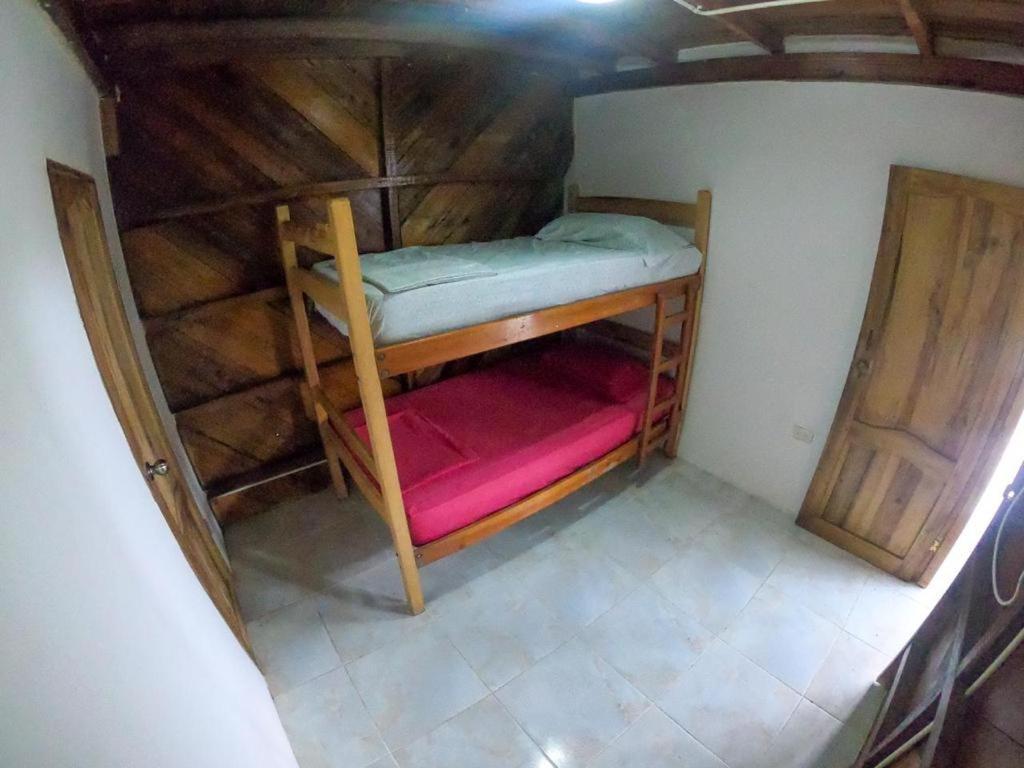 Iguana Beach House Hostel Montañita Εξωτερικό φωτογραφία