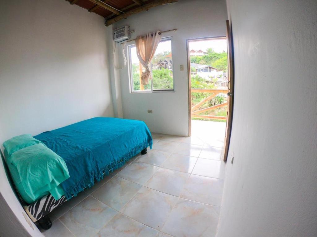 Iguana Beach House Hostel Montañita Εξωτερικό φωτογραφία