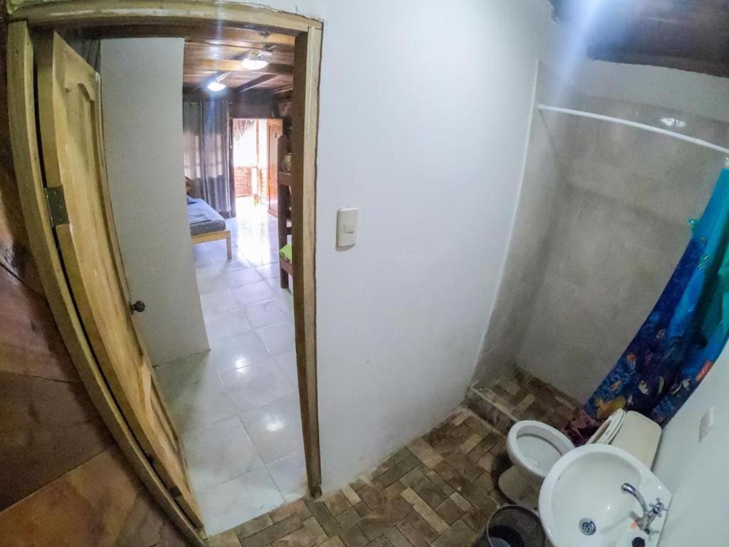 Iguana Beach House Hostel Montañita Εξωτερικό φωτογραφία