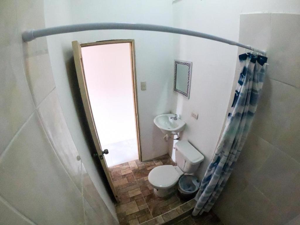 Iguana Beach House Hostel Montañita Εξωτερικό φωτογραφία